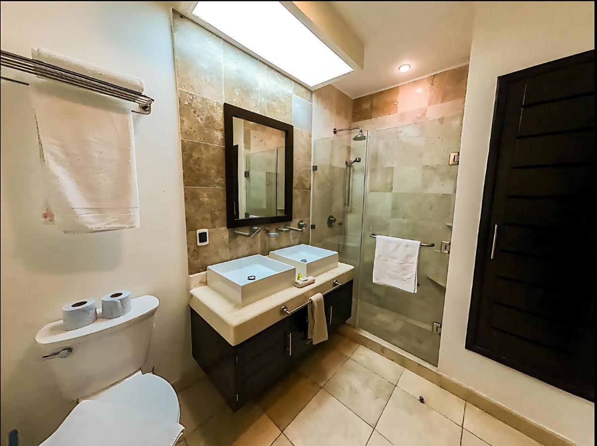 פלאייה דל כרמן Faro 201 Beachfront Apartment With Ocean View, Close To 5Th Av מראה חיצוני תמונה